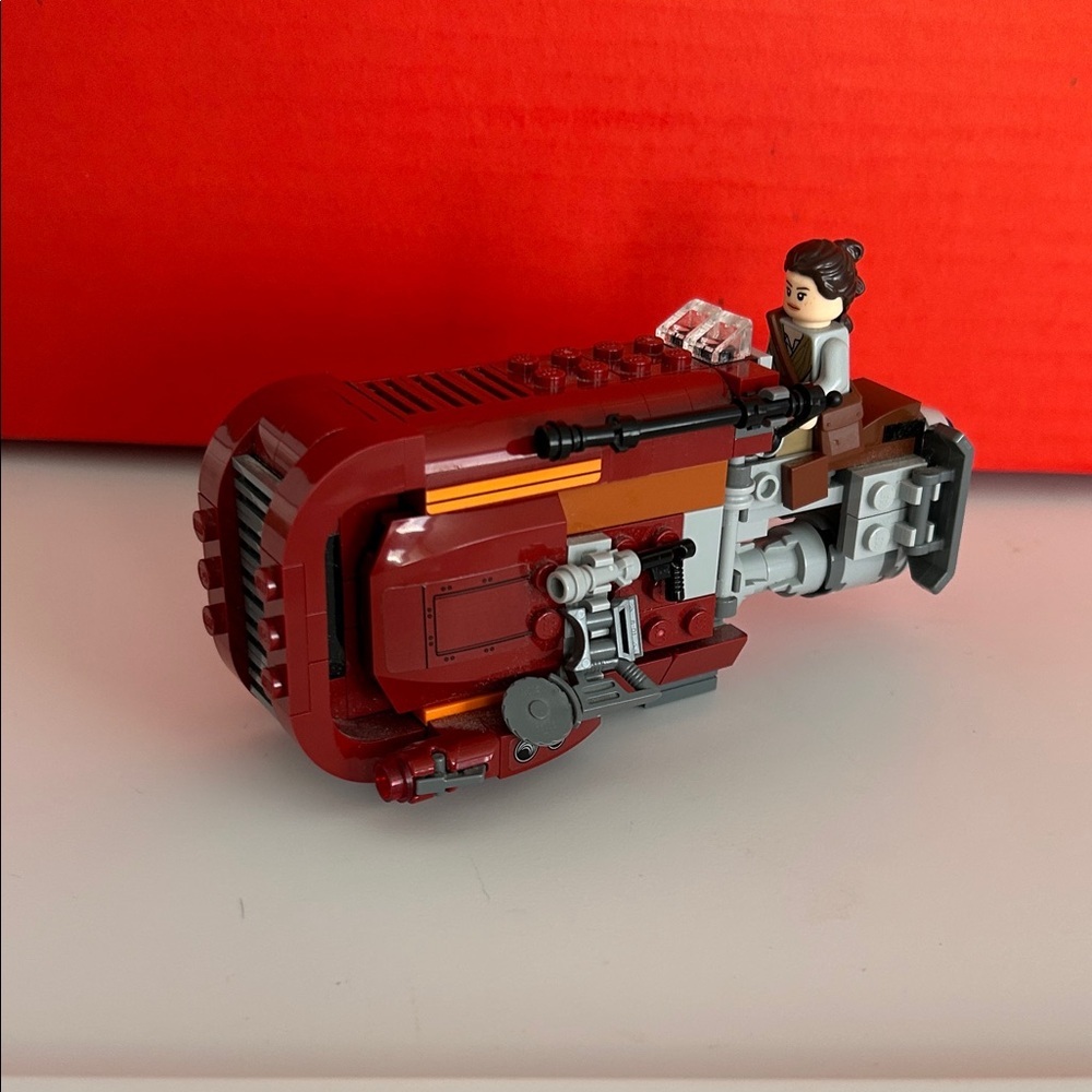 LEGO Star Wars Rey's Speeder (Set 75099).